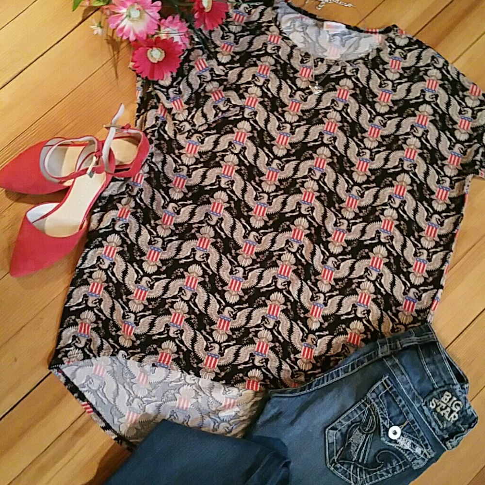 Sale! {LULAROE} T SHIRT